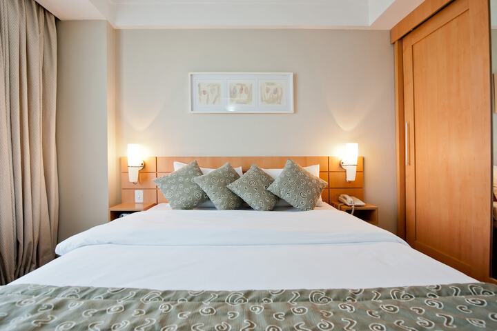 Room 3 of 94