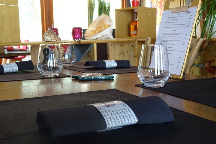 Dining 43 of 76