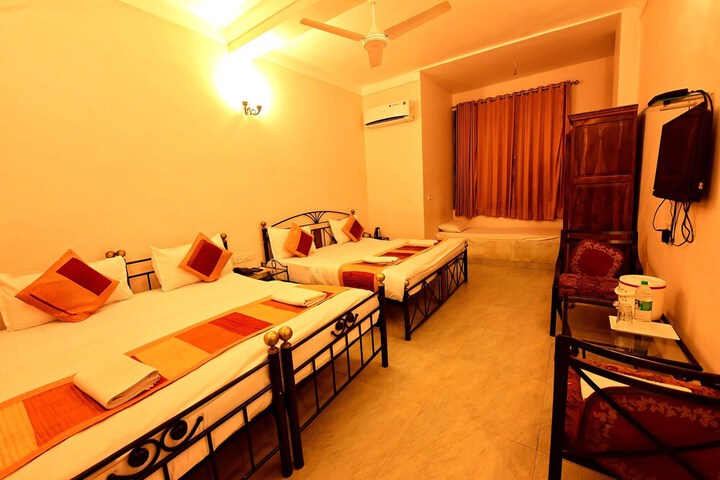 Room 45 of 77