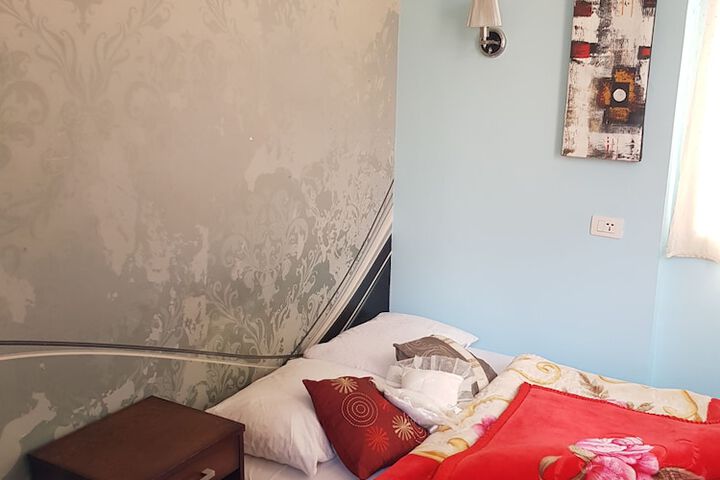 Room 26 of 38