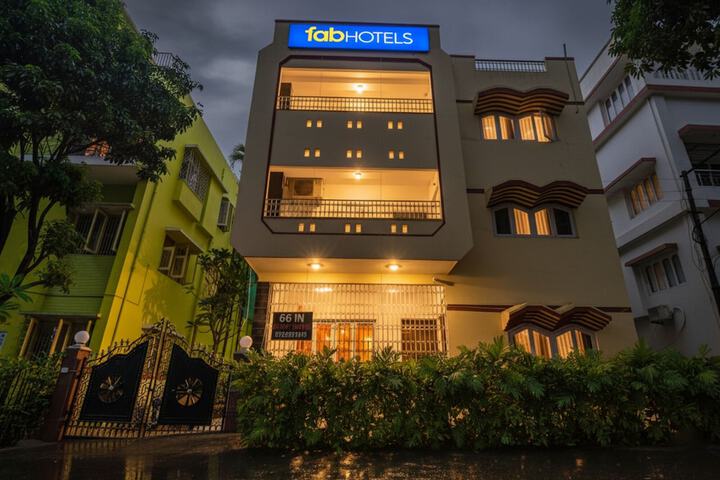 FabHotel Astoria House