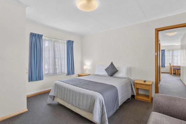 Room 10 of 27