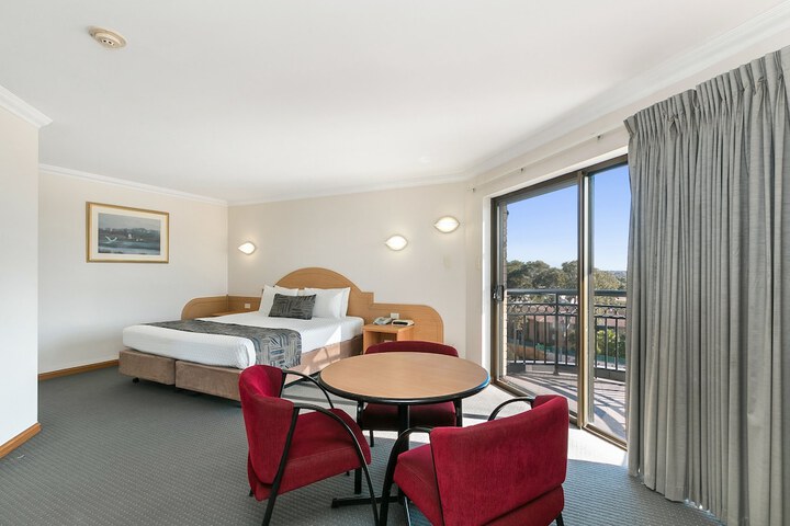 Room 15 of 61