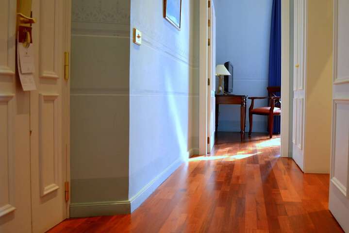 Ballroom/Hall 51 of 72