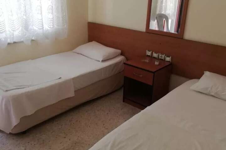 Room 7 of 11