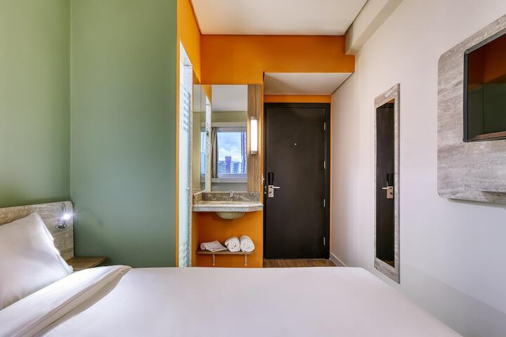 Room 26 of 43