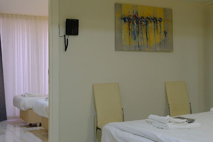 Room 16 of 40