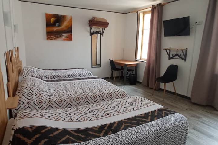 Room 8 of 18