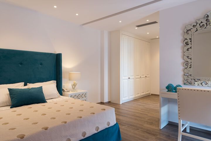 Room 3 of 19
