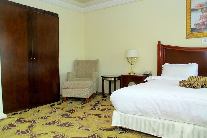 Room 5 of 66