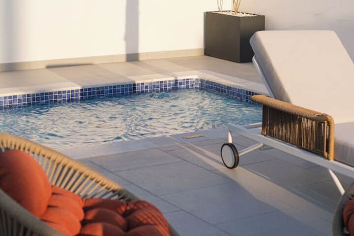 Pool 19 of 34