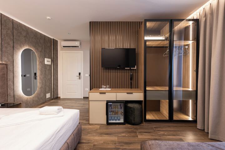 Room 37 of 141