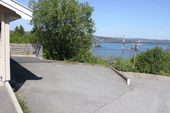 Property Grounds 22 of 25