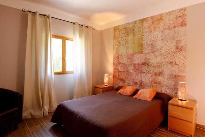 Room 4 of 38