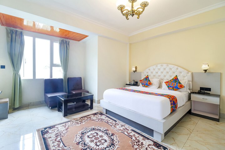 Room 14 of 38