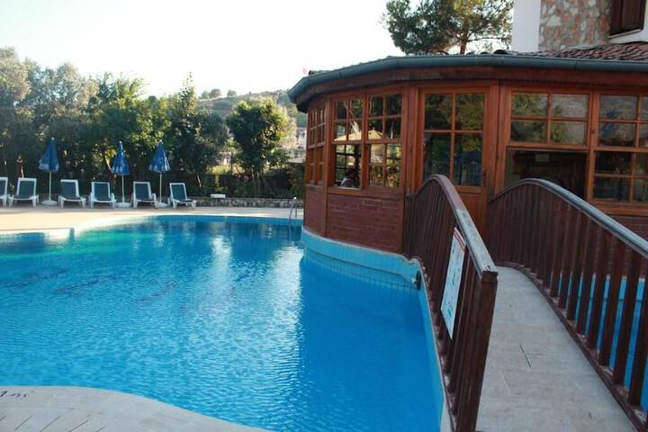 Pool 22 of 38