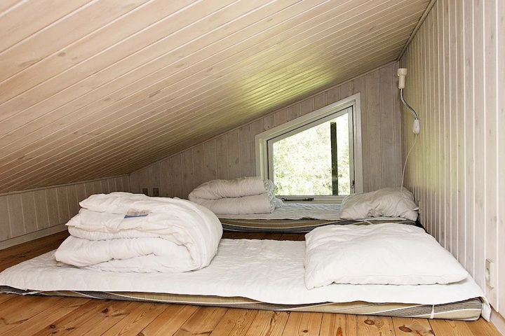 Room 2 of 11
