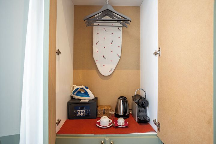Room 27 of 59