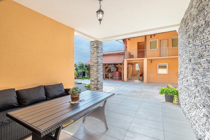 Terrace/Patio 33 of 46