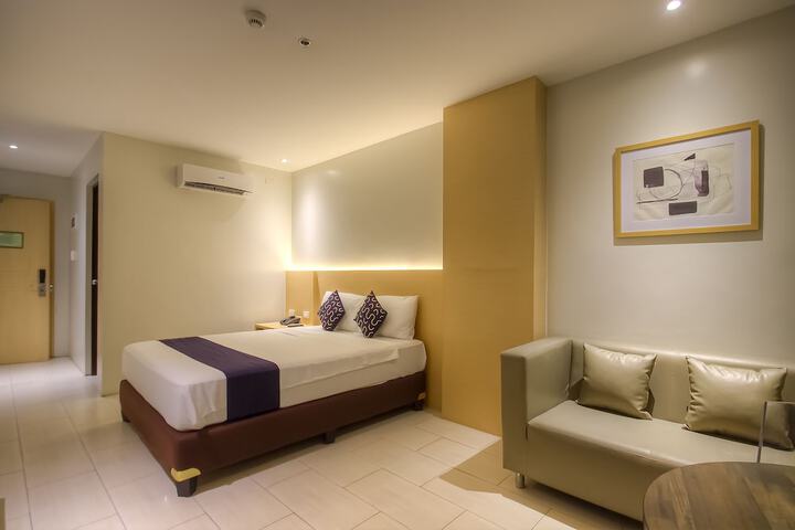 Room 6 of 10