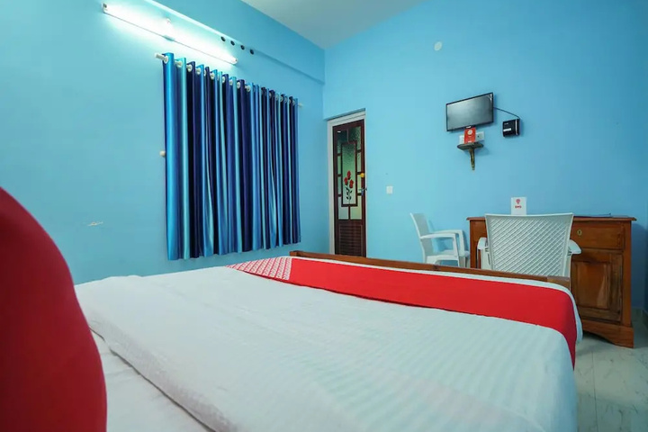 Room 4 of 14