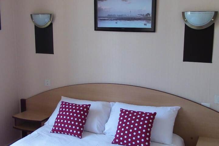 Room 15 of 24