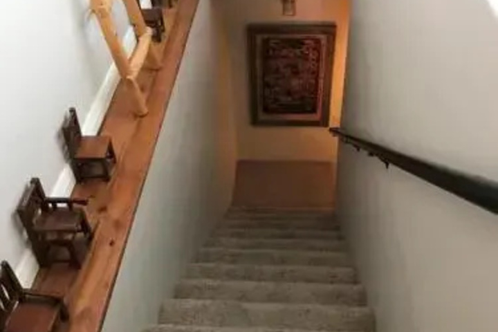 Room 6 of 11