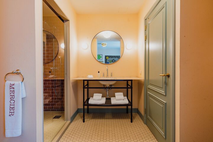 Room 53 of 239