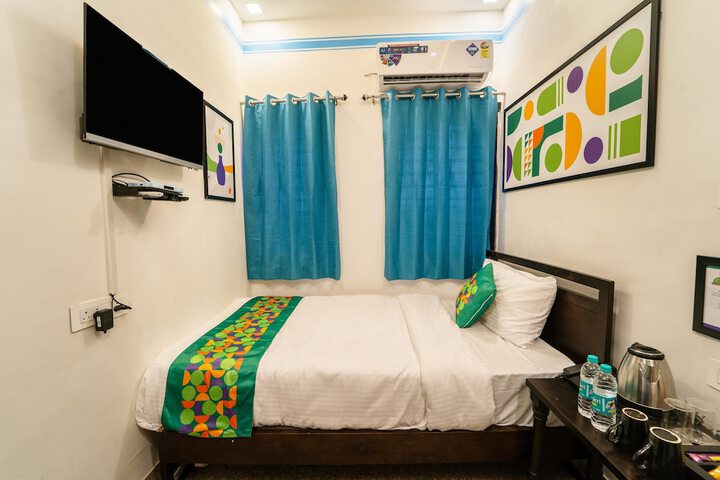 Room 25 of 41