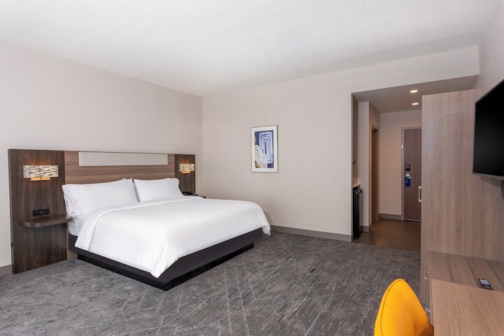 Room 14 of 50