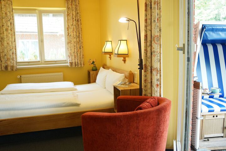 Room 30 of 72