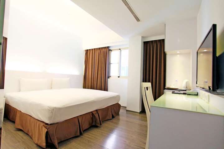 Room 34 of 49