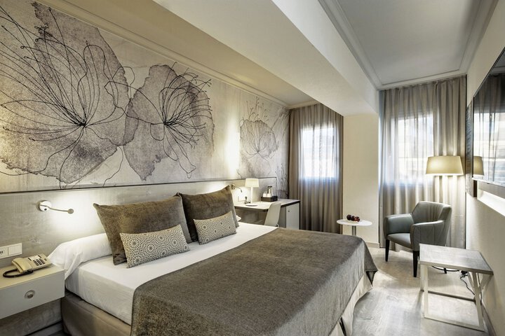 Room 13 of 68