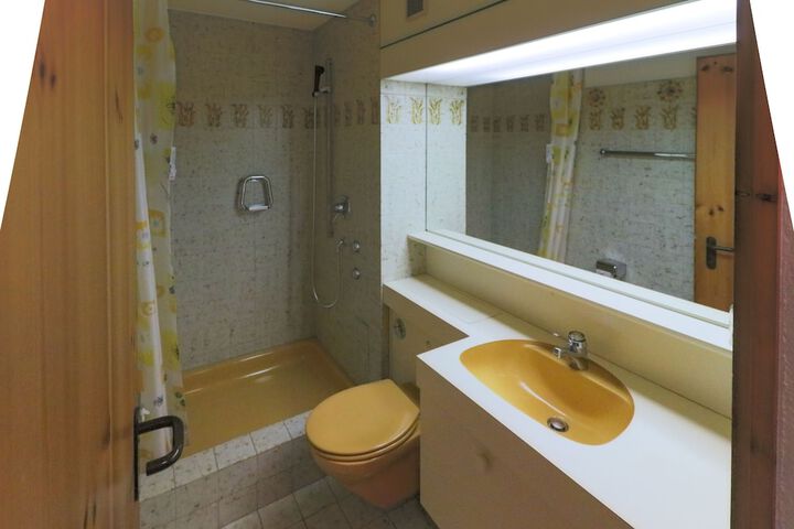 Room 132 of 169