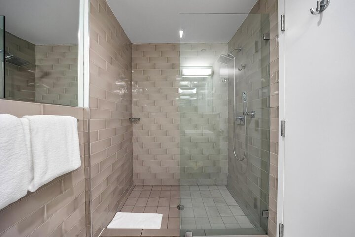Room 12 of 70