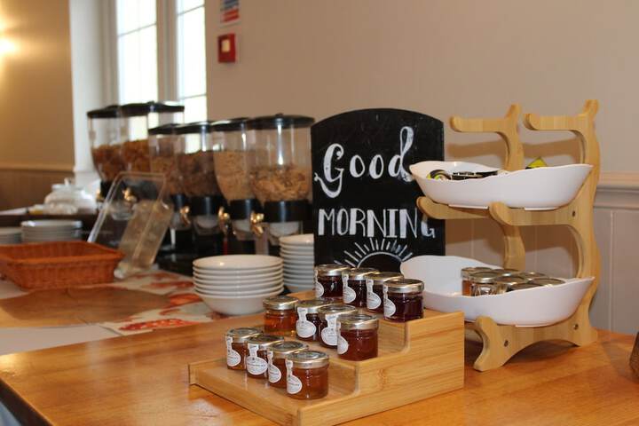 Breakfast/Coffee Service 122 of 167