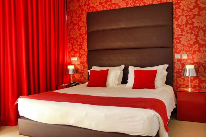 Room 27 of 73