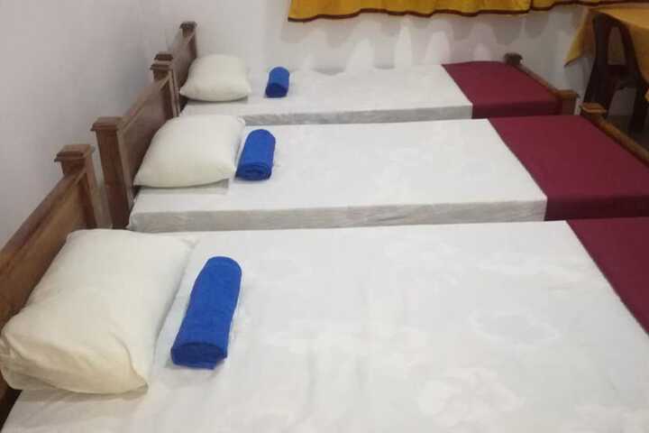 Room 4 of 18