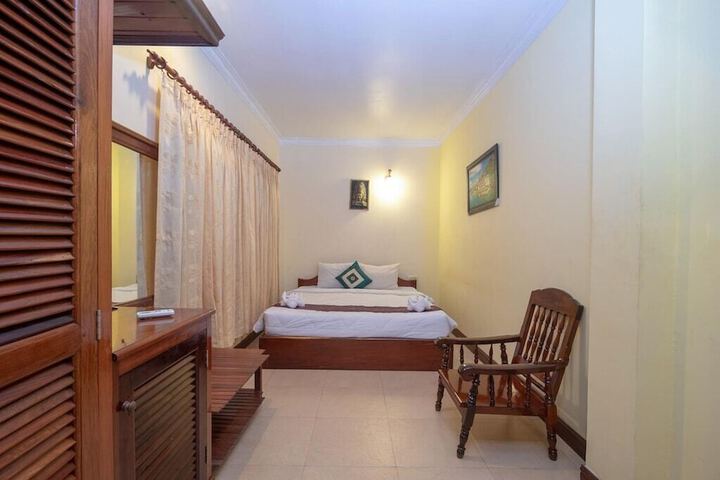 Room 11 of 23