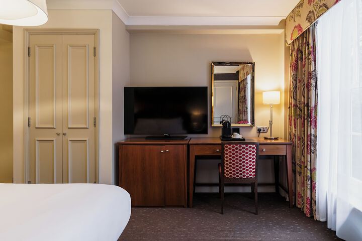 Room 13 of 124