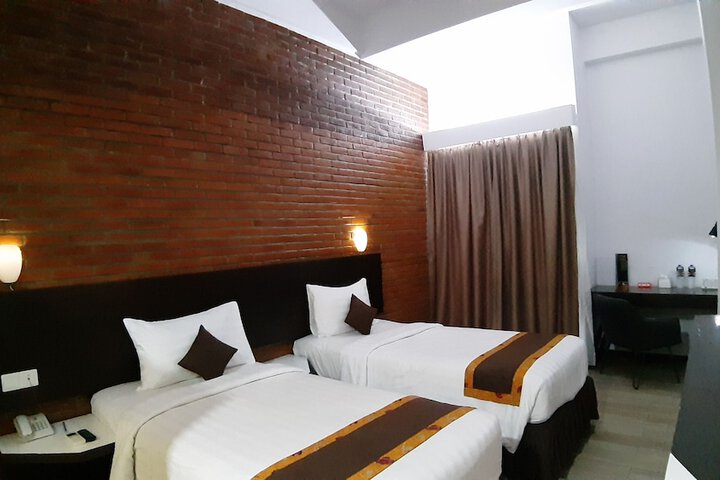 Room 6 of 49