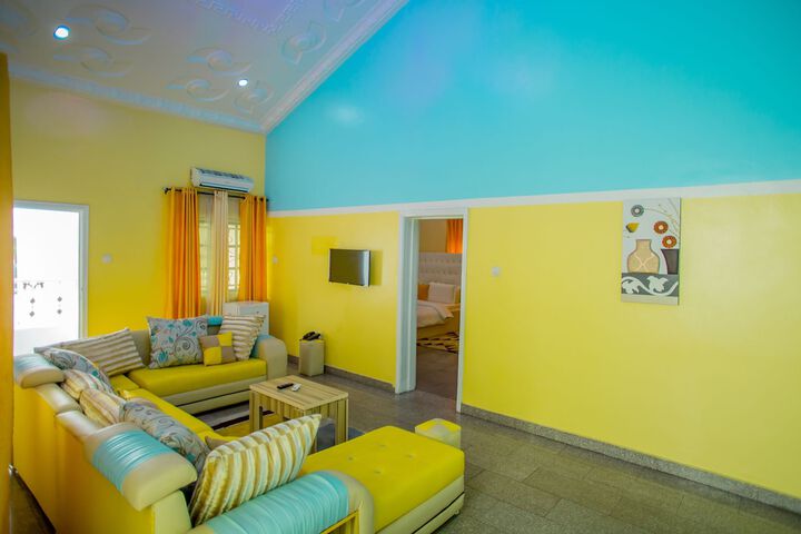 Room 14 of 16