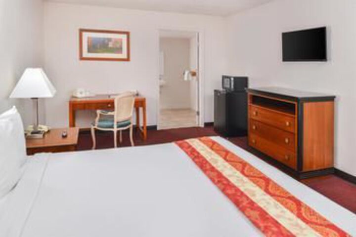 Room 17 of 60