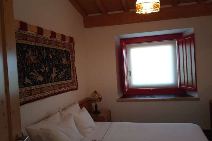Room 3 of 41