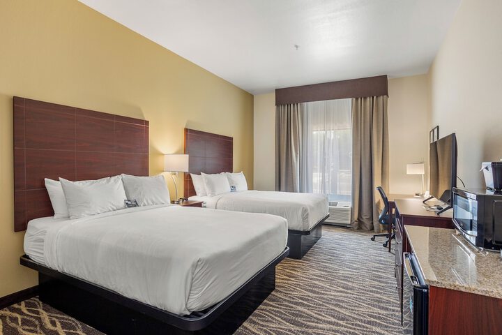 Quadruple Accessible Queen Size Bed (11 of 16)