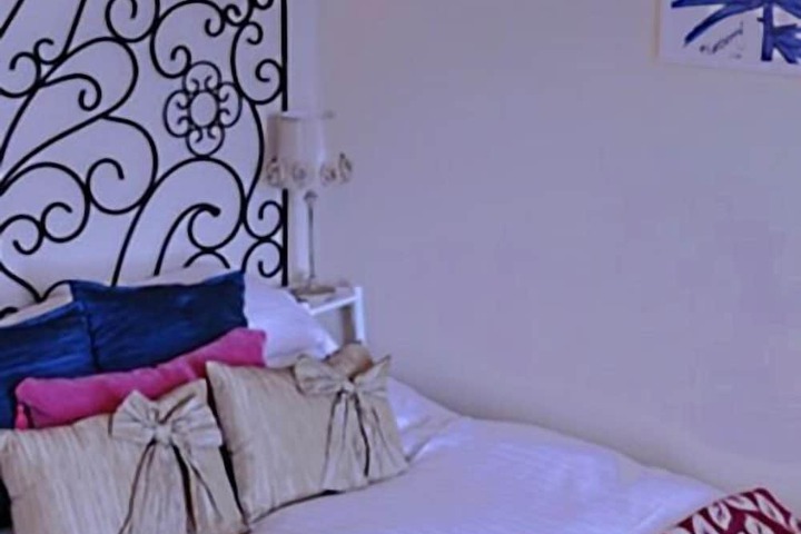 Room 3 of 12