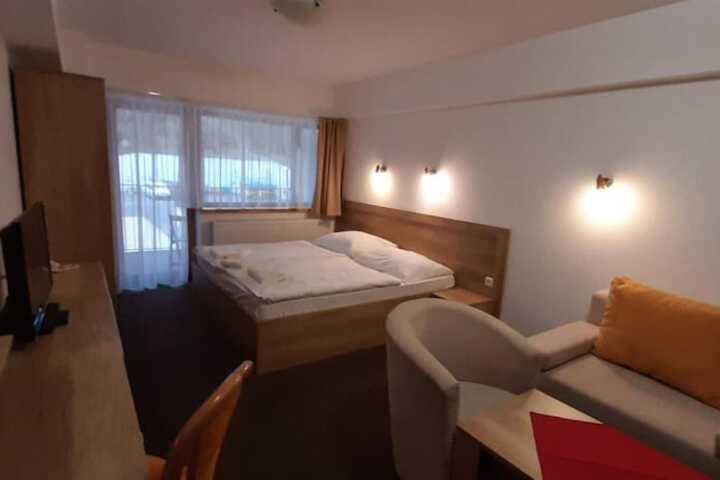 Room 21 of 61