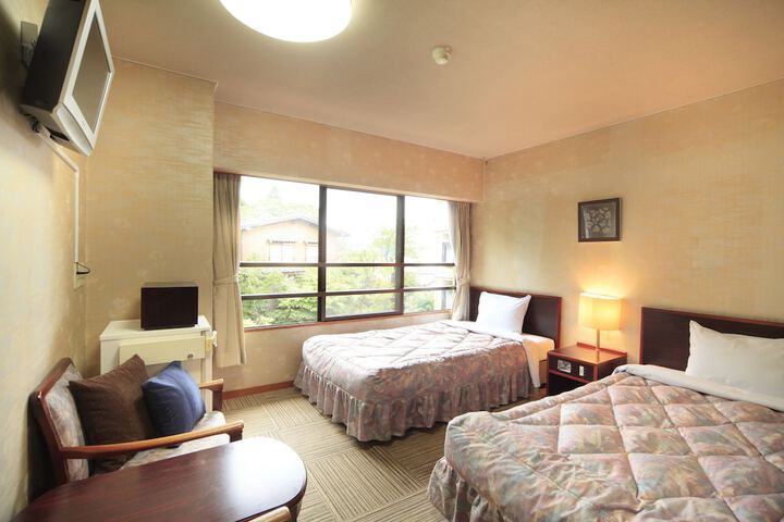 Room 3 of 51