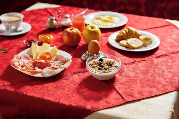 Breakfast/Coffee Service 125 of 154
