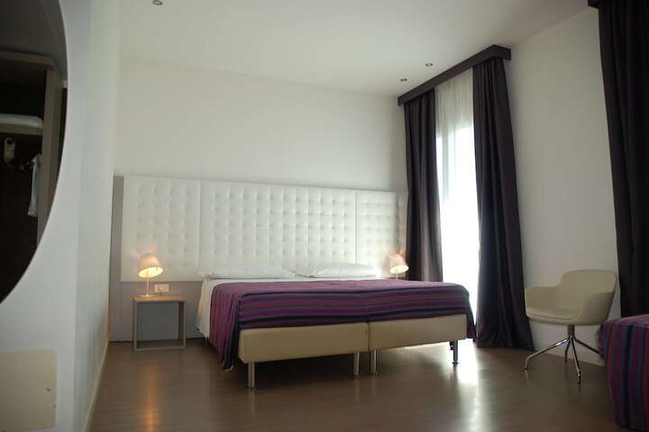 Room 37 of 69